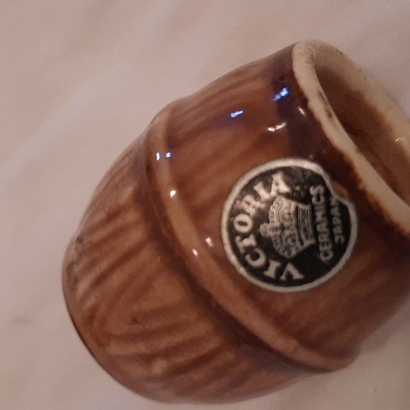 Vintage barrel salt and pepper shakers - Picture 2 of 4